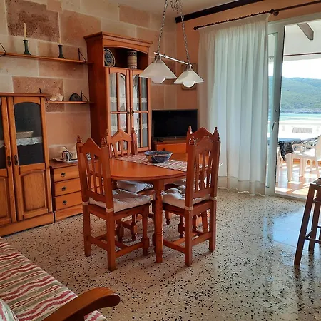 Ca'n Bernat Triay Tramuntana, 37 2º * Fornells (Menorca)
