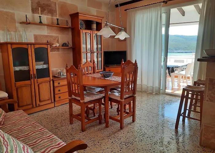 Ca'n Bernat Triay Tramuntana, 37 2º * Fornells (Menorca)